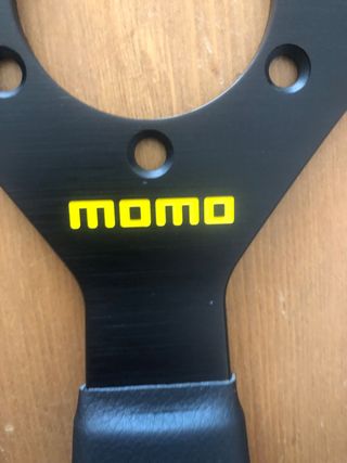Volante Momo: Cuero/amarillo