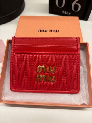 Portacarte rosso Miu Miu