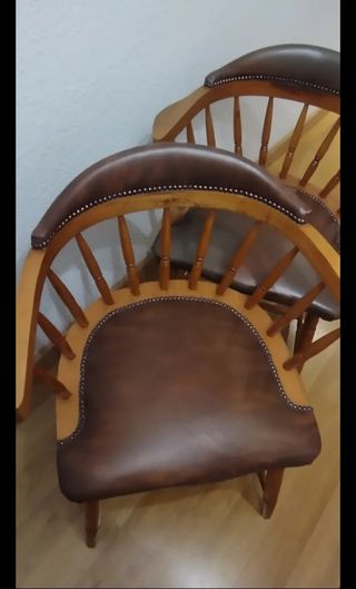 Escritorio madera + 2 sillones 
No hago envíos 