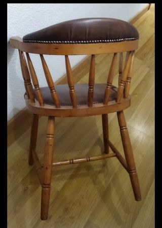 Escritorio madera + 2 sillones 
No hago envíos 