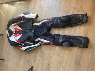 Mono piel Dainese 2 piezas talla 48
