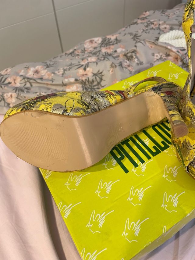 Tacones Georges Rech amarillos