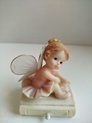 Statuetta ballerina con ali