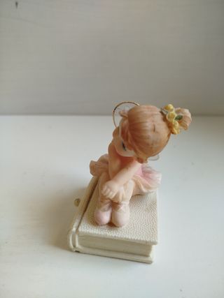 Statuetta ballerina con ali