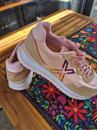 Zapatillas Munich beige y rosa