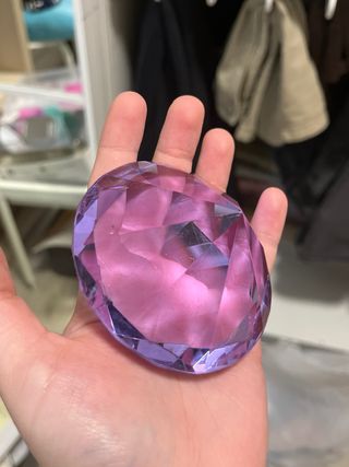 Diamantes de cristal decorativos: 3 piezas.
