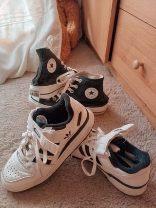Zapatillas Adidas blancas y negras