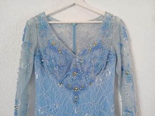 Vestido azul fiesta Talla M,solo una postura 
