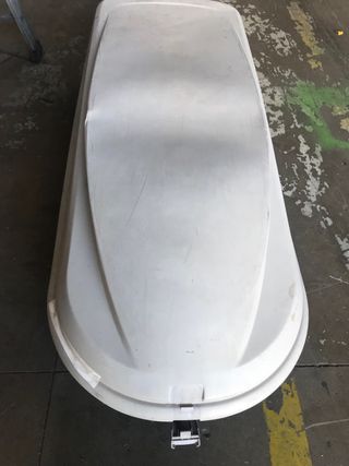 Maletero de Coche Blanco