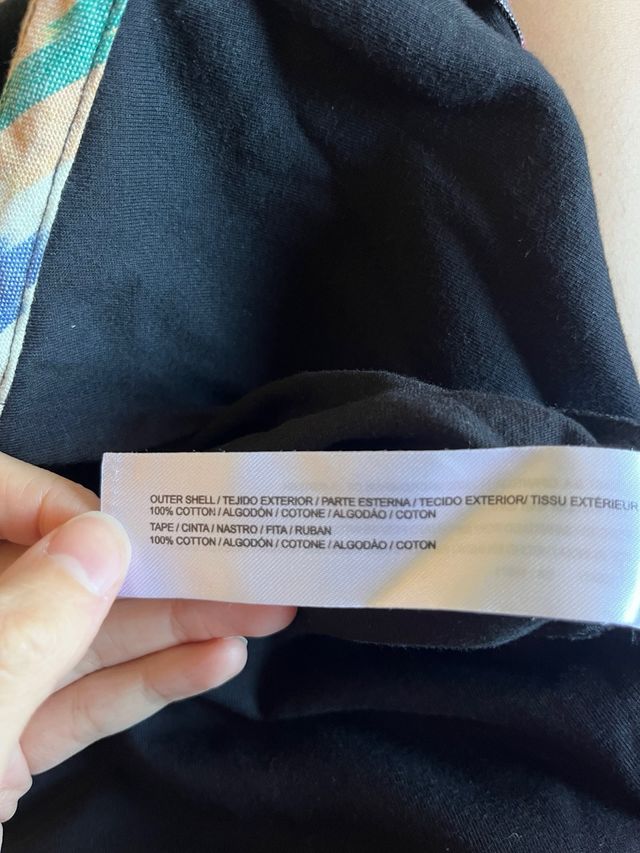 Camiseta Intropia negra multicolor