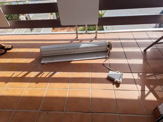 2 Persianas exterior blanco 97x2'25 cada una 
Se v