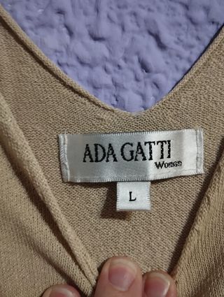 Camiseta beige sin mangas