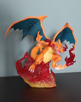 Mega Charizard Y - Figurina Pokemon