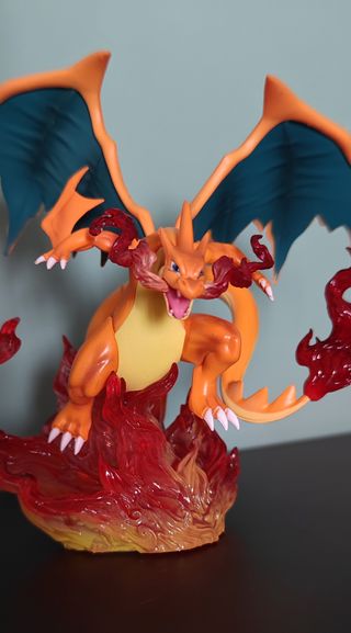 Mega Charizard Y - Figurina Pokemon