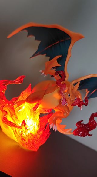 Mega Charizard Y - Figurina Pokemon