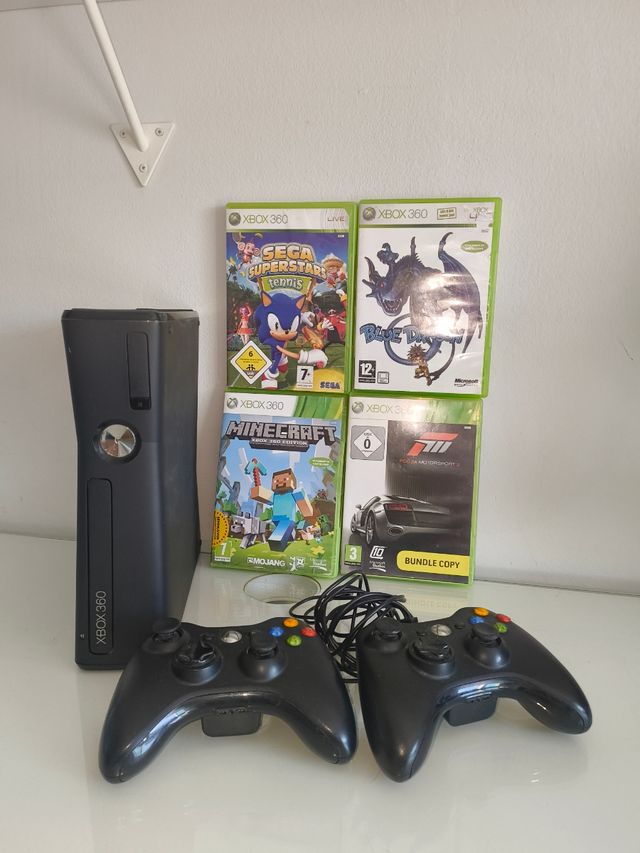 Xbox 360 + 2 mandos