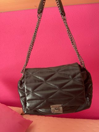 Bolso negro grande Stradivarius 