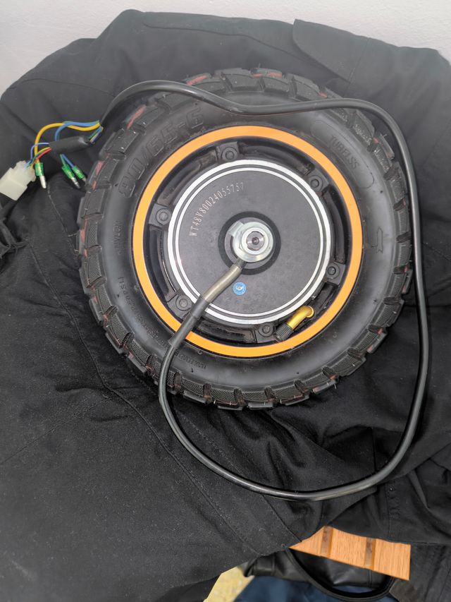 Motor patinete eléctrico + neumático