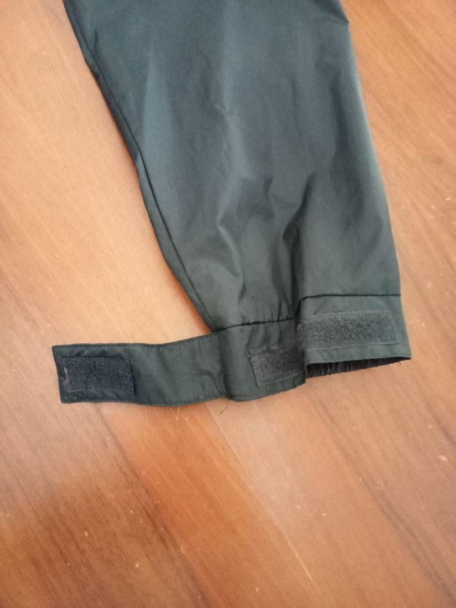 Giacca antipioggia blu scuro