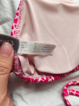 Bikini superior rosa neón