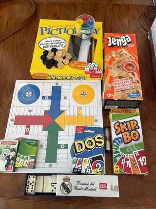 Juegos de mesa: Pictionary, Jenga, Skip-Bo, 