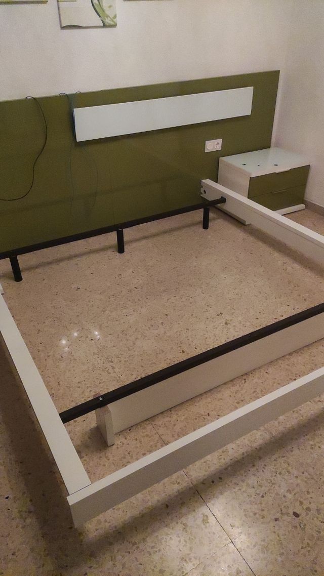 Somier + 2 mesitas noche - Verde