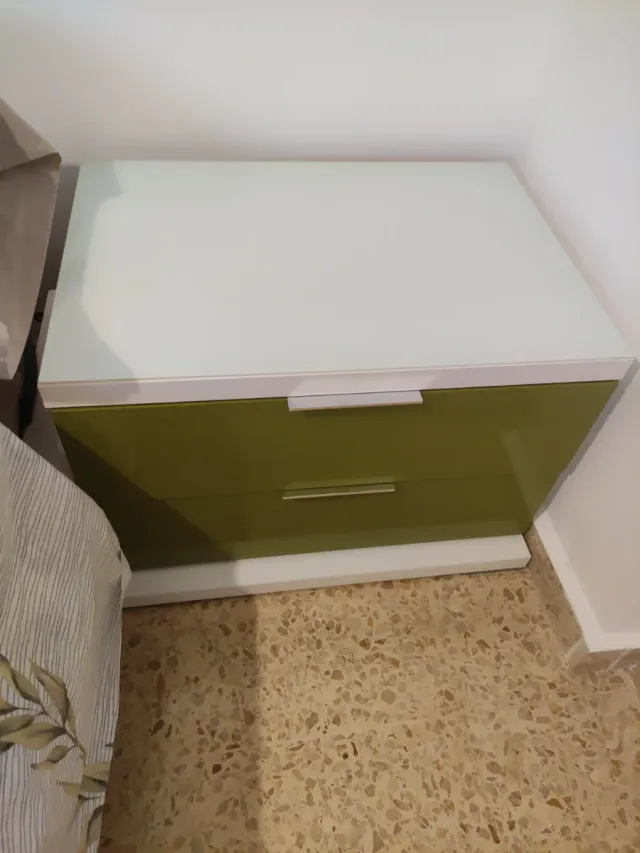 Somier + 2 mesitas noche - Verde