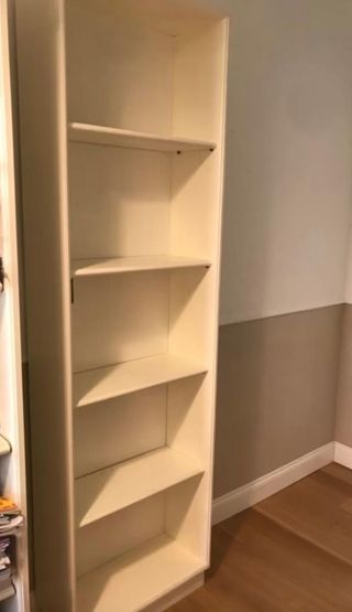 Libreria bianca in legno - 58x26x2m