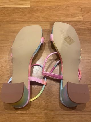 Sandalias tacón multicolor talla 40