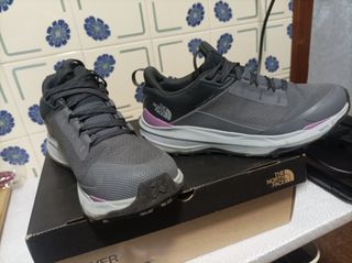 Zapatillas trail The North Face grises