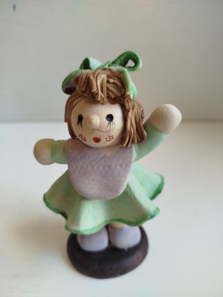 Statuetta Ragazza in Ceramica