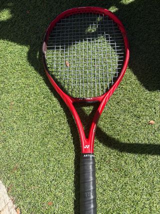 Raqueta Yonex VCore 100 

