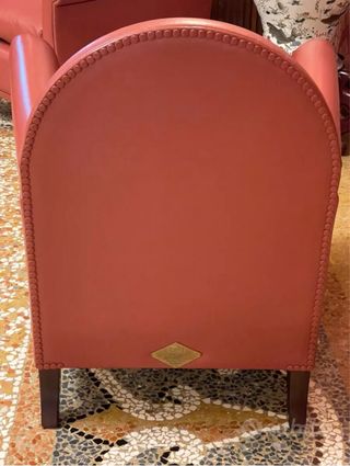 Poltrona Frau Lyra in pelle rossa