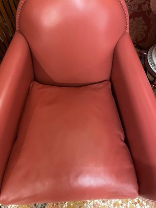 Poltrona Frau Lyra in pelle rossa