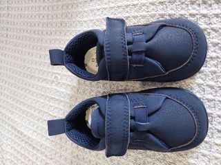 Zapatos sin estrenar. baby lobitos -talla 23. 