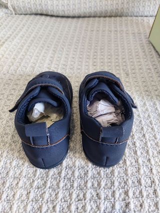 Zapatos sin estrenar. baby lobitos -talla 23. 