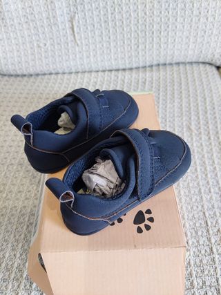 Zapatos sin estrenar. baby lobitos -talla 23. 