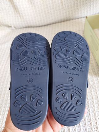 Zapatos sin estrenar. baby lobitos -talla 23. 