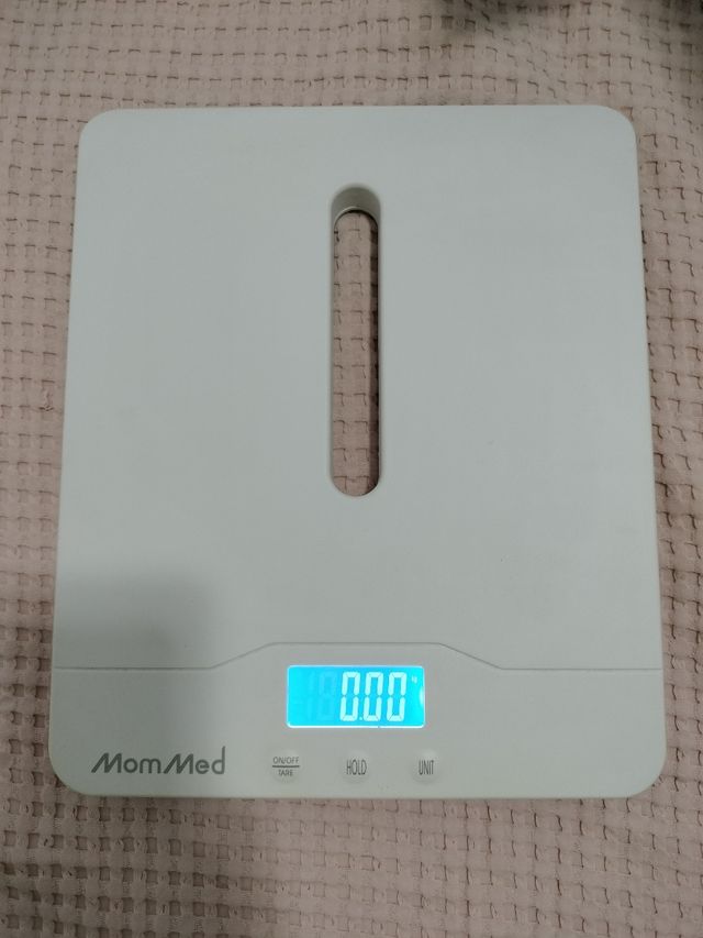 Bilancia per neonati MomMed - precisa