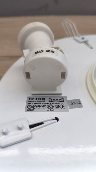 Lampara techo Ikea metal y cristal