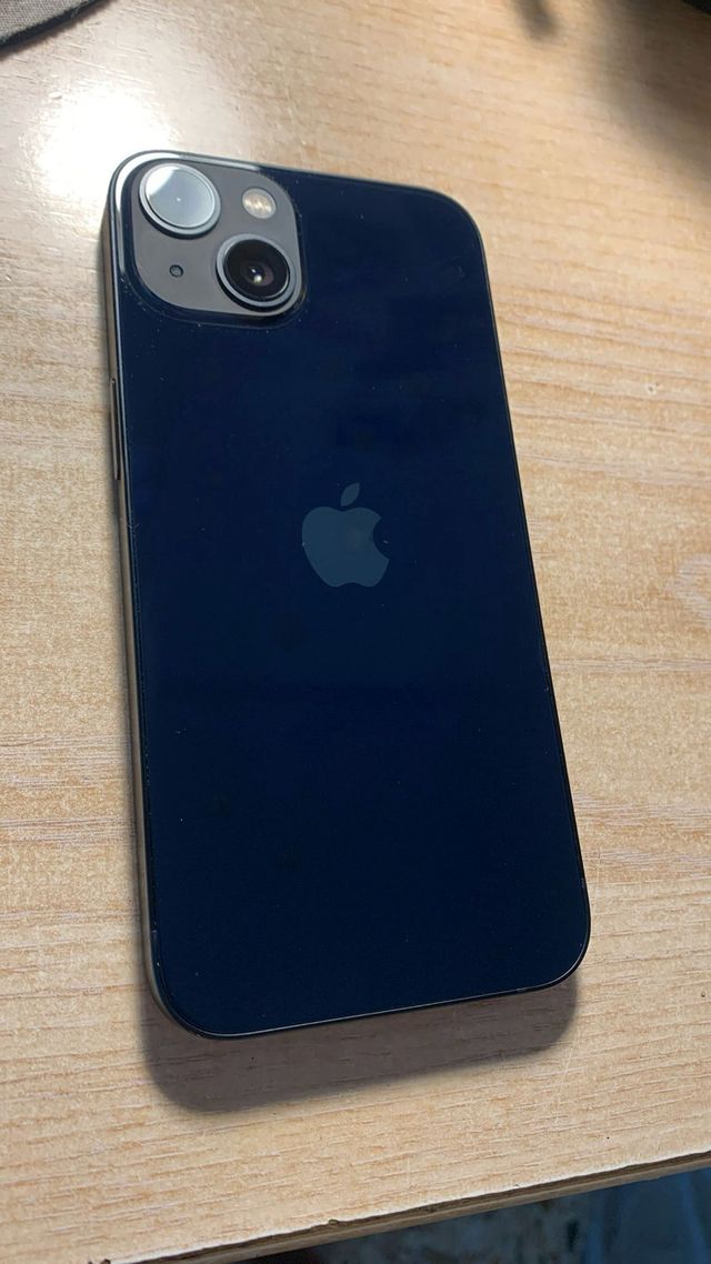 iPhone 13 color media noche - Semi Nuevo