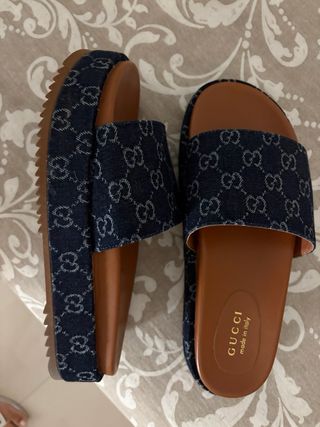 Sandalias vaqueras con estampado y suela 
