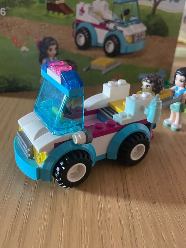 Lego Friends Ambulancia