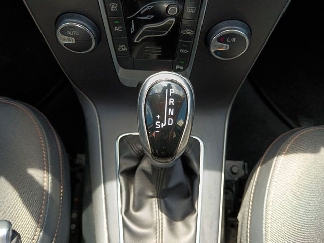 Volvo V40 Plus