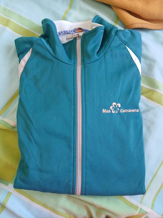 Polos manga corta y larga y Chandal