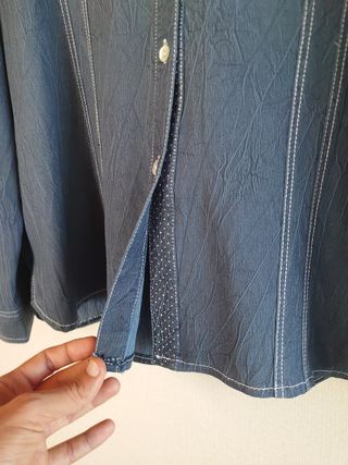 Camisa azul estampada