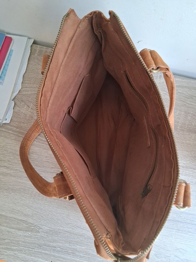 Bolso marrón de piel