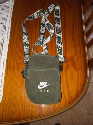 Riñonera Nike Air Verde Militar