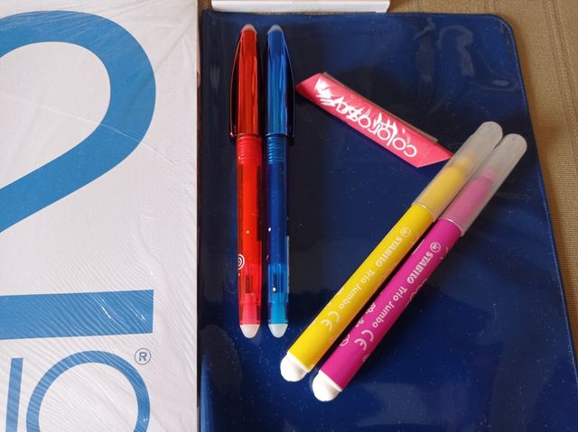 Set Scuola: Quaderni, Penne & Pennarelli