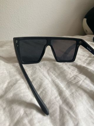 Gafas sol cuadradas negras